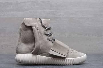 Kamperen voor sneakers Kanye West voor Adidas