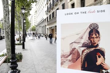 La moda nupcial irrumpe en las calles de Barcelona