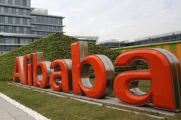 Alibaba ухудшила прогноз продаж во II квартале из-за ситуации в КНР