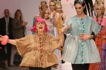 La Fashion Week de Londres voit la vie en rose avec Zandra Rhodes