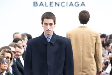Balenciaga debutó en moda masculina apelando a los códigos del fundador
