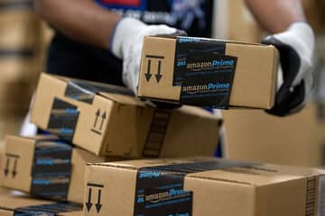 Amazon has record-breaking season, shipping 1bn items