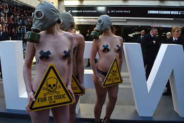 Против меха: акция протеста на Неделе моды в Лондоне