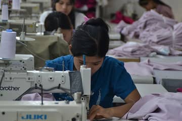 Trabajo infantil y salarios bajos: El costo real de producir moda en Myanmar