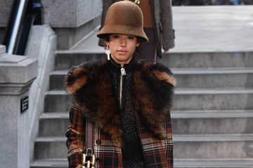 Marc Jacobs closes NYFW with little production, big show