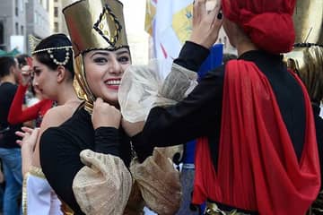 В Армении шьют костюмы по заказу Юдашкина