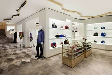 Versace inaugura il flagship store di Hong Kong