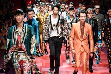 Mode à Milan: Dolce & Gabbana crée l'événement, Versace rend hommage à Gianni