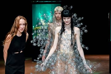 Kijken: Iris van Herpen showt op de Parijse coutureweek