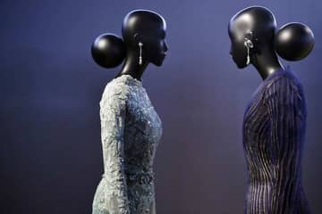Exposición Christian Dior cosecha éxito inaudito en París