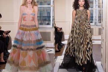Pariser Couture startet mit Hauch von Afrika