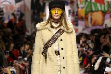 Cagoule, Far West et jaune safran: les tendances de la mode pour l'hiver prochain