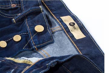 Levi’s bringt Jubiläums-Jeans mit vergoldeten Knöpfen raus