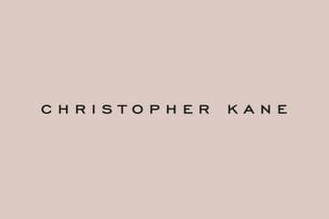 Christopher Kane en conversaciones con Kering para recuperar sus acciones