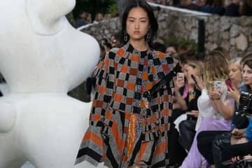 Louis Vuitton наняла шамана, чтобы остановить дождь перед показом во Франции
