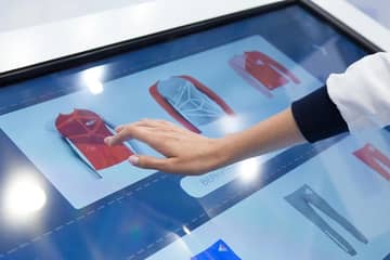 Российская фабрика представила технологию трехмерной проекции в индустрии моды