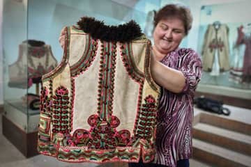 El chaleco que Dior "copió", un golpe de suerte para los artesanos rumanos