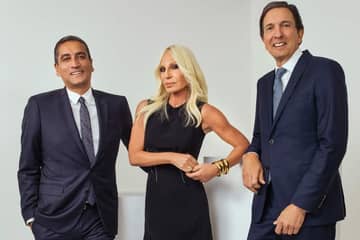 Moederbedrijf Versace en Michael Kors voert omzet met 11 procent op in boekjaar