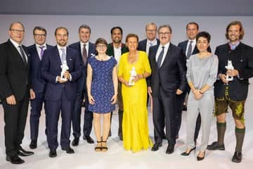 HDE vergibt Innovationspreis an Münchner Blockchain Start-up