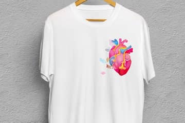 Художница Елена Шейдлина и PayPal выпустили коллекционную футболку к #щедромувторнику