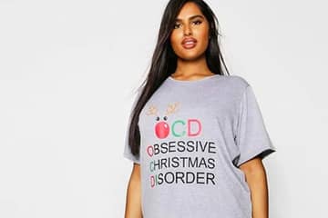 Над этим нельзя смеяться: Британский бренд одежды Boohoo раскритиковали за принт «Навязчивое рождественское расстройство»