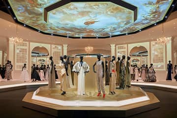 Ein Blick in die 'Christian Dior: Designer of Dreams' Ausstellung in London