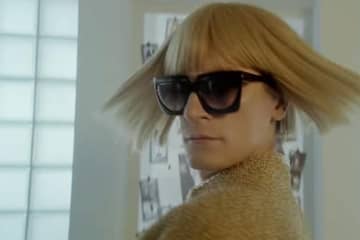 Vogue представил комедийный клип к 20-летию: роль Анны Винтур сыграл Александр Гудков