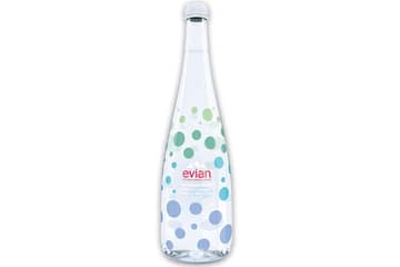Virgil Abloh propose des bouteilles réutilisables pour Evian