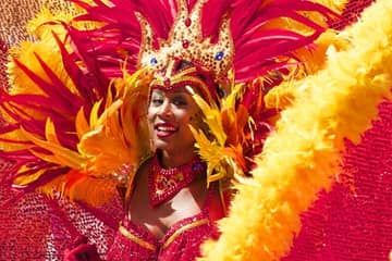 Les paillettes biodégradables, la tendance écolo du carnaval de Rio