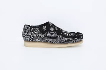 CLARKS ORIGINALS CON SUPREME PER L’ESTATE 2019 PROTAGONISTA L’ICONICA WALLABEE IN VERSIONE “BANDANA”