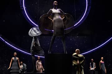 Binnenkijken bij de ‘Pierre Cardin: Future Fashion’-tentoonstelling