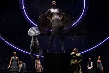 Ein Blick in die New Yorker Ausstellung 'Pierre Cardin: Future Fashion'