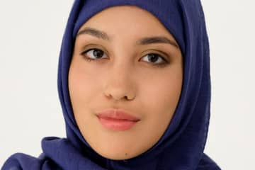 Российский ретейлер впервые привлек модель в хиджабе для рекламной кампании