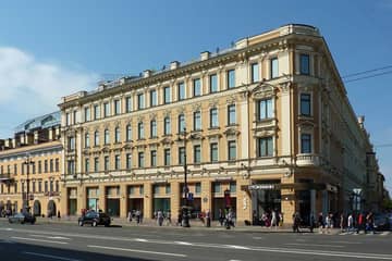 "Стокманн" в ТЦ "Невский центр" закрывает вход с первого этажа