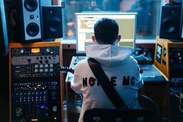 В Levi's запустили образовательную программу для молодых музыкантов с Noize MC