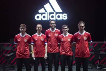 Российские футболисты отказались от новой формы от Adidas
