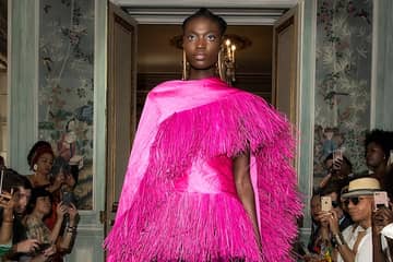 Erster Inder und Schwarzafrikaner werden Teil von elitärer Pariser Haute Couture