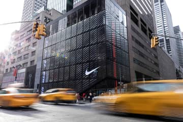 Nike, Abercrombie y Urban Outfitters cierran todas sus tiendas en Europa y EE.UU.