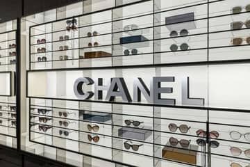 Модный дом Chanel начинает производить медицинские маски