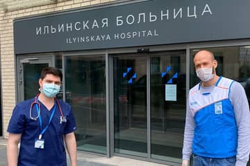 "Декатлон" подарит российским медикам 6000 масок для плавания от коронавируса