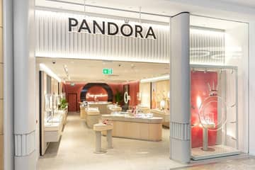 Pandora anuncia que en 2025 todas sus joyas serán de plata y oro reciclados