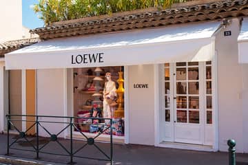 Loewe se abre al “travel retail” con tiendas en Ibiza y Saint-Tropez