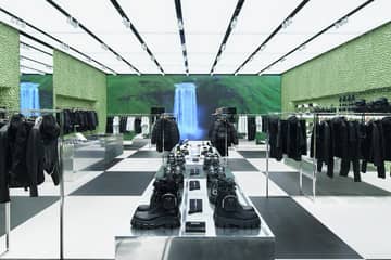 Prada inaugura un nuovo negozio a Tokyo