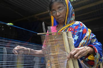 Au Bangladesh, l'industrie textile tue la mousseline traditionnelle