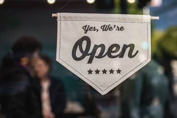 Wiederöffnung in England und Wales: Kunden strömen in die Läden