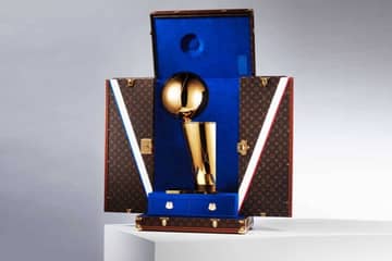 Louis Vuitton conçoit la malle du trophée Larry o’Brien pour le championnat de la NBA