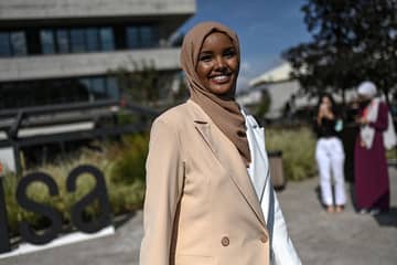 La mannequin Halima Aden se lance dans la "mode modeste" pour les musulmanes
