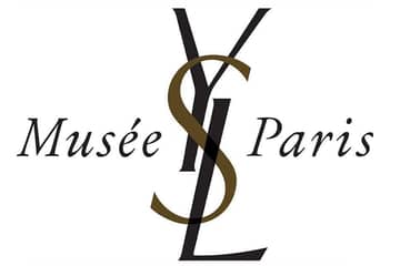 La mode dans les médias cette semaine : six musées parisiens rendent hommage au premier défilé d’Yves Saint Laurent 
