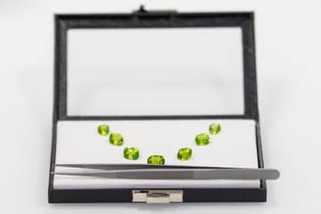 The British Academy of Jewellery collaborates with Fuli Gemstones