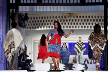  Mexico fights 'plagiarism' with indigenous fashion fair